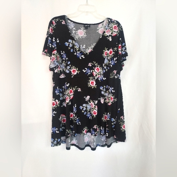 Torrid Black Floral Long Top. Size 2X - Picture 1 of 10